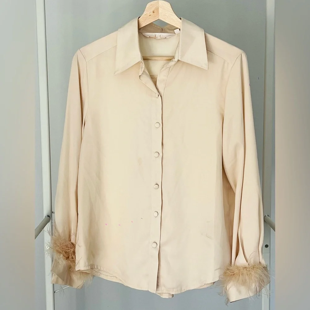Elegant Cream Button-Up Women's Top - Picture 1 of 1